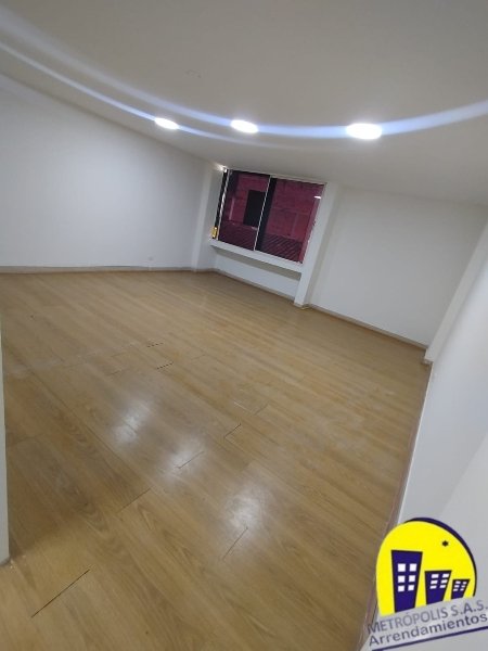 Oficina-Local en Arriendo en Bombona